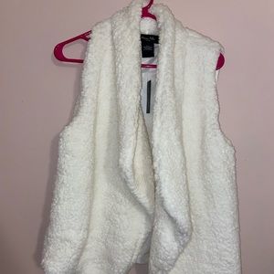 Marcus Alder- New York- White Furry Vest- Tags on!